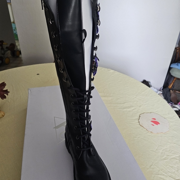 YRU tall butterfly boots - Picture 2 of 3